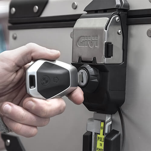 Givi SLB101: en ključ za motor in kovčke